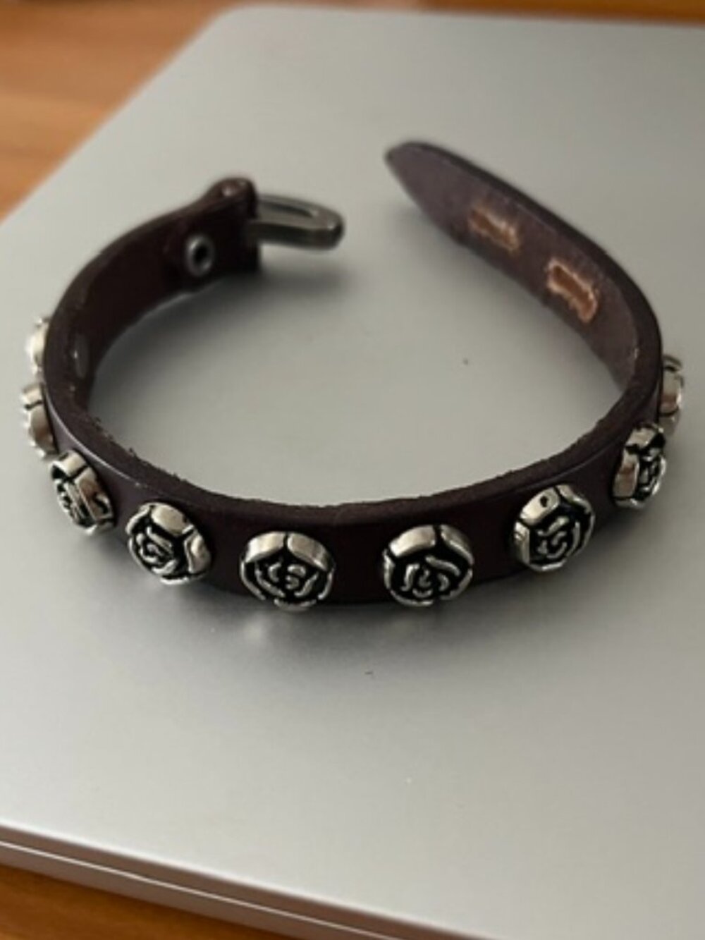 BRACELET LEATHER - VINTAGE ROSE STUDS - NWOT